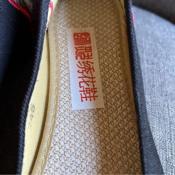 Otiental Style Embroidered Women’s Size 39 (US 8) Shoes NEW! 👀 - Picture 4 of 7